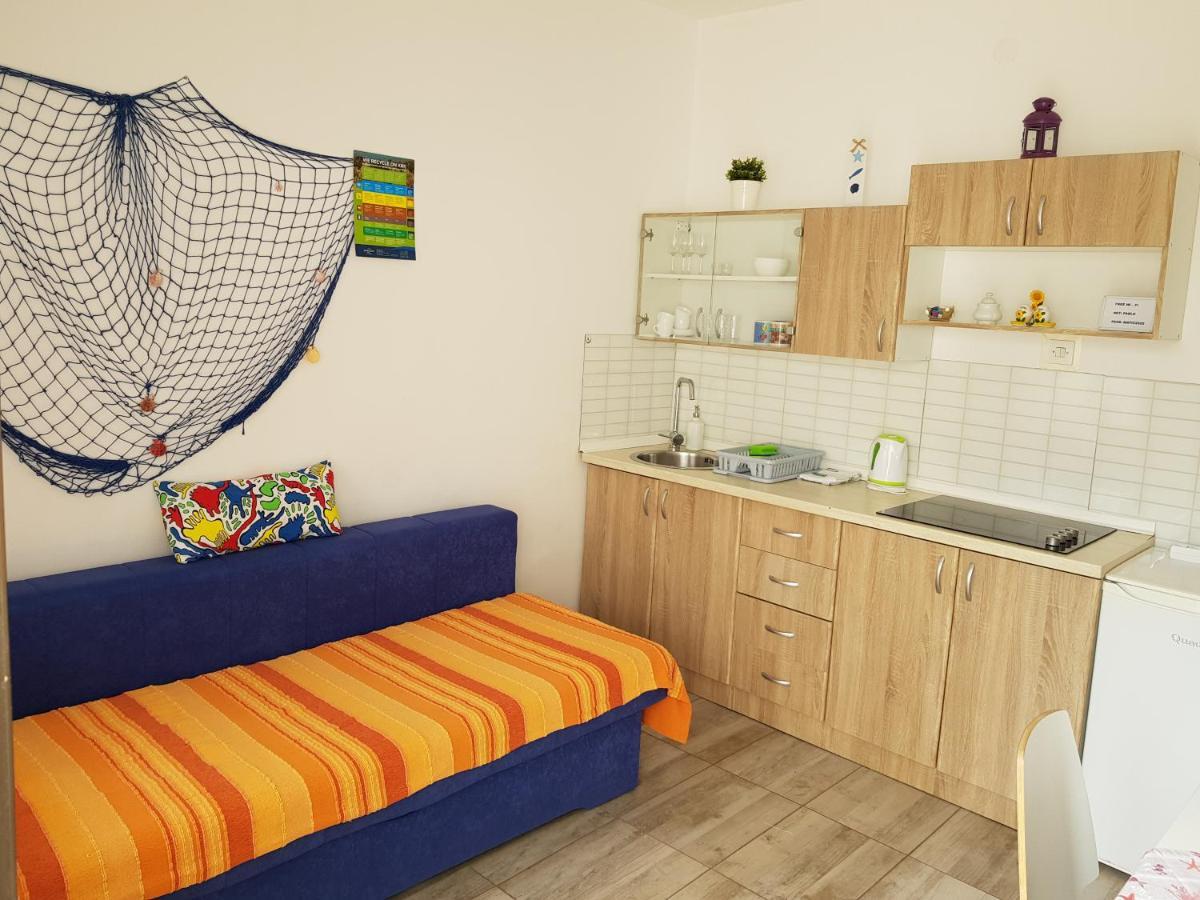 Apartments Dora And Tonka Krk Porat  Εξωτερικό φωτογραφία