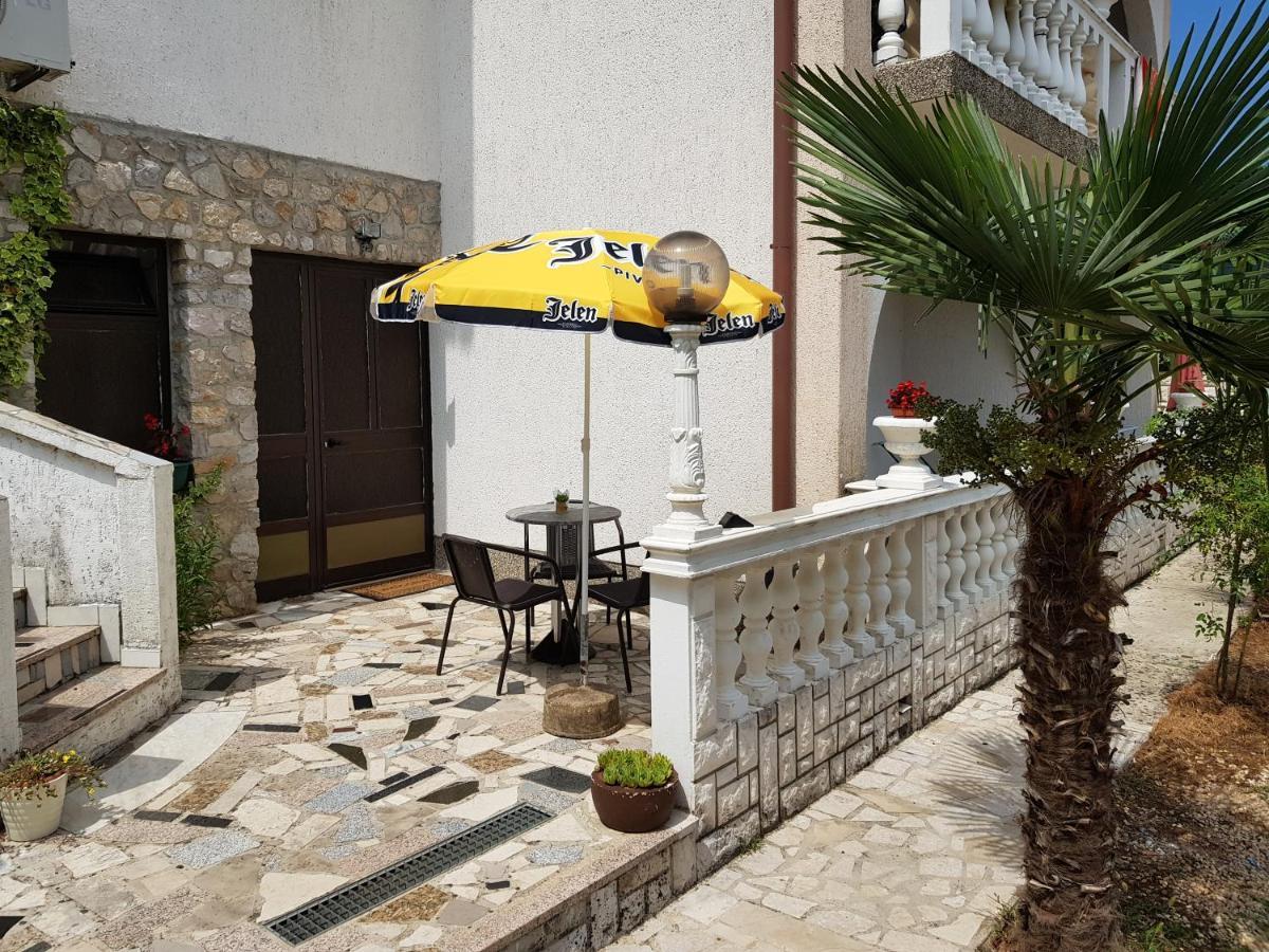 Apartments Dora And Tonka Krk Porat  Εξωτερικό φωτογραφία