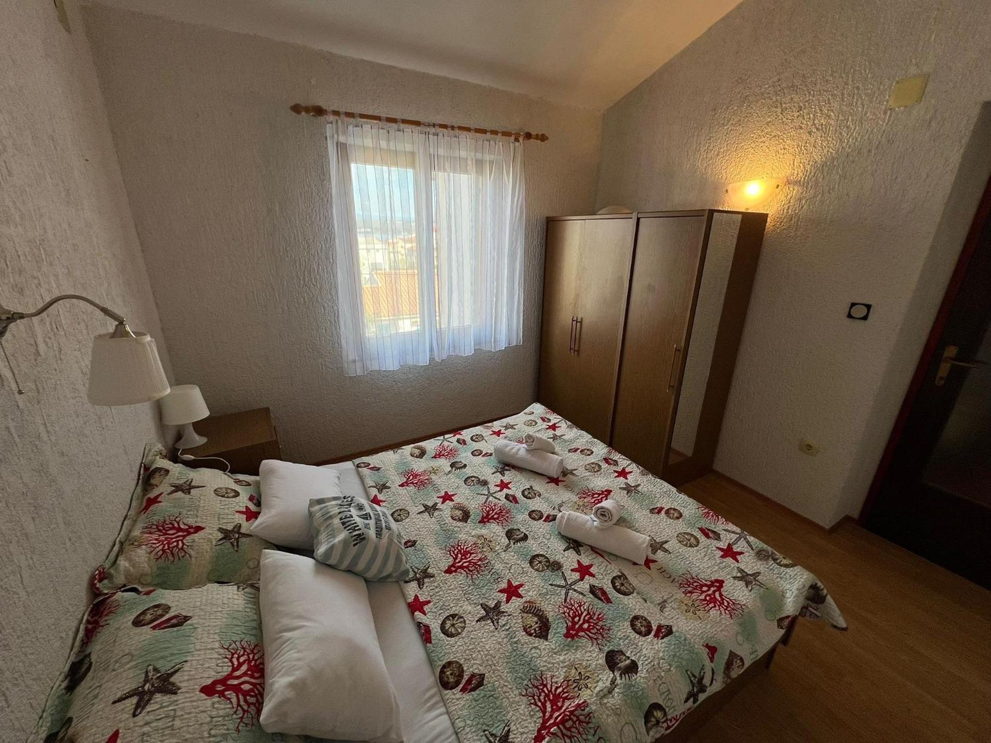 Apartments Dora And Tonka Krk Porat  Εξωτερικό φωτογραφία