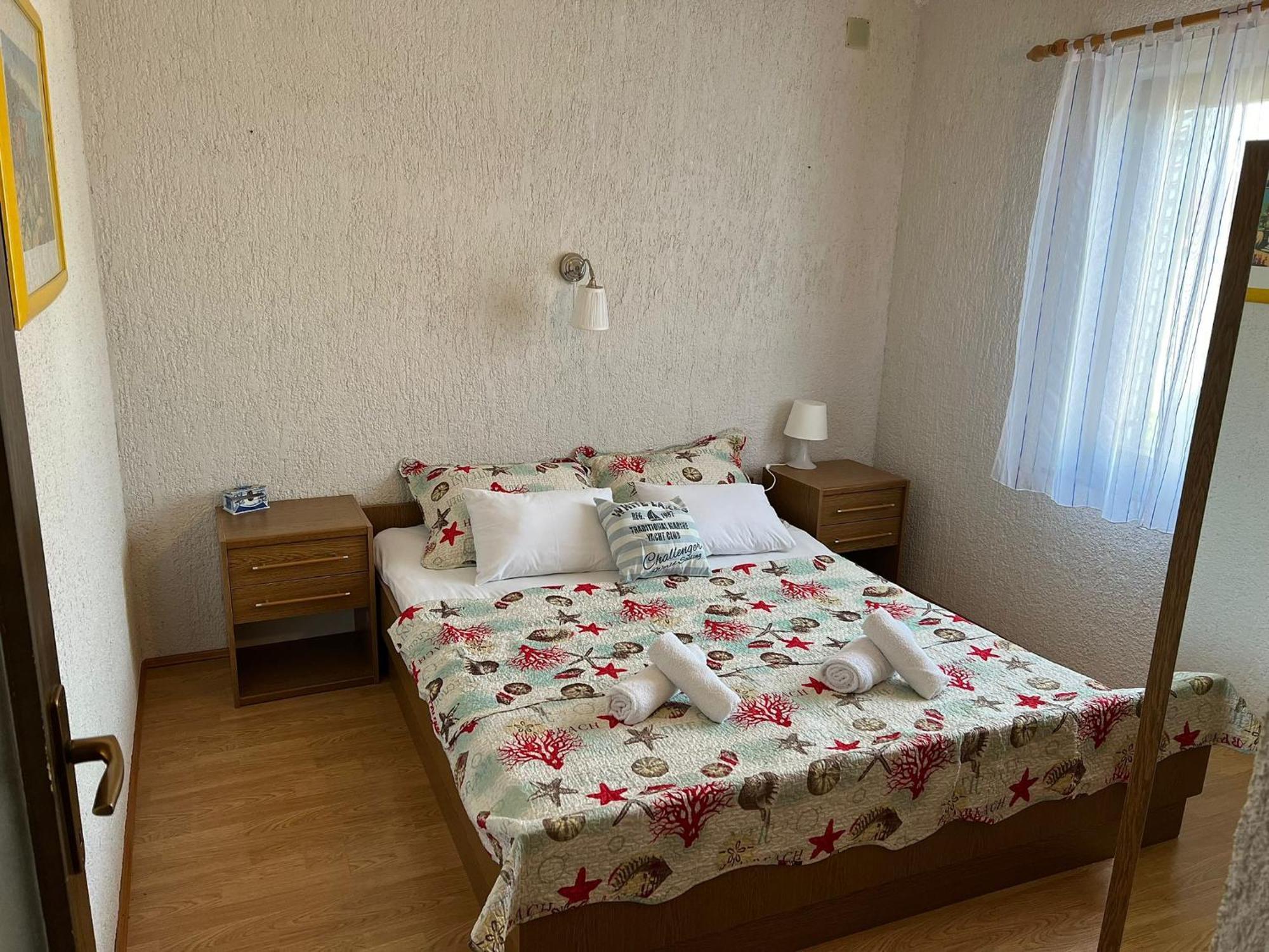 Apartments Dora And Tonka Krk Porat  Εξωτερικό φωτογραφία