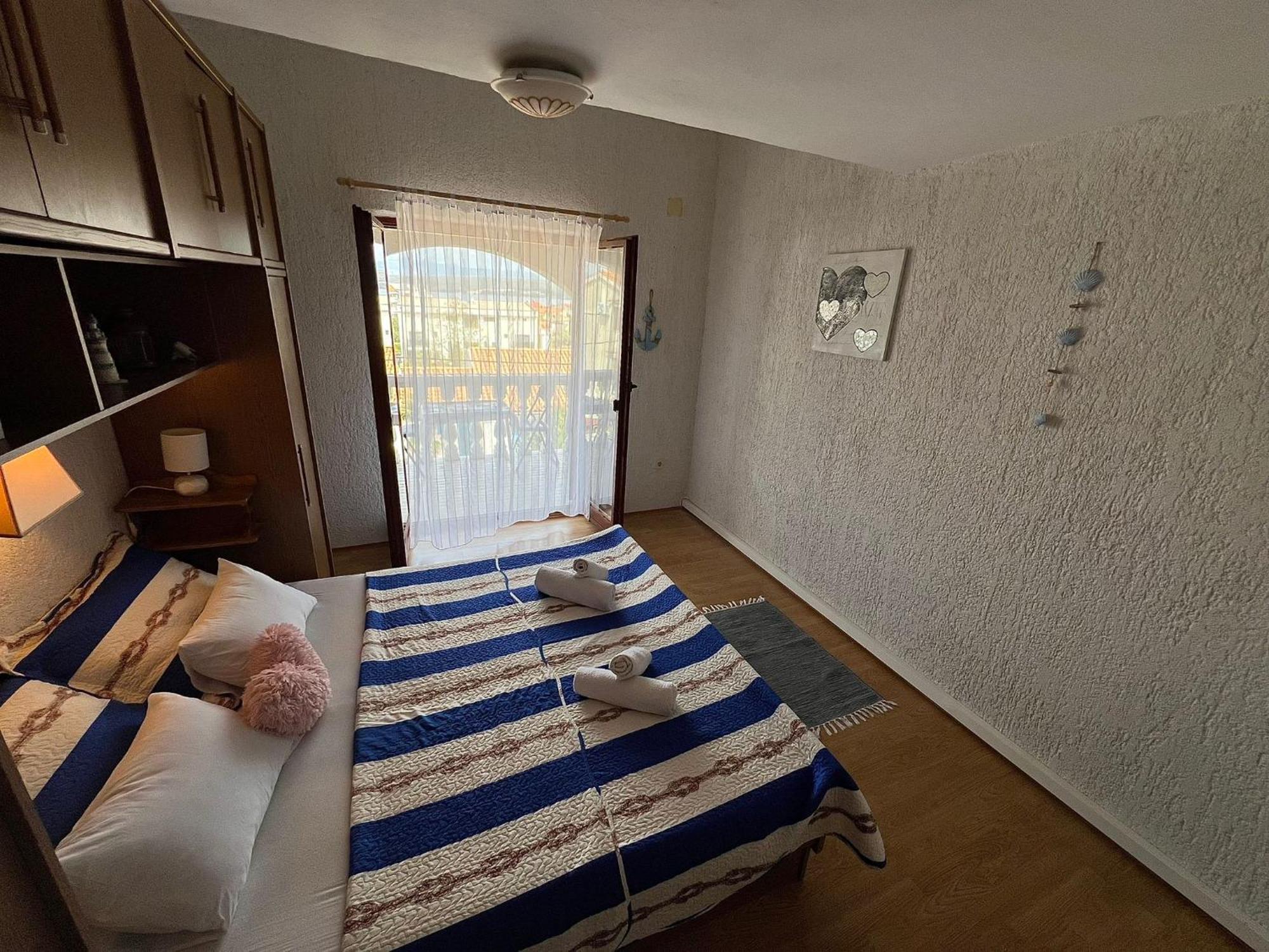 Apartments Dora And Tonka Krk Porat  Εξωτερικό φωτογραφία