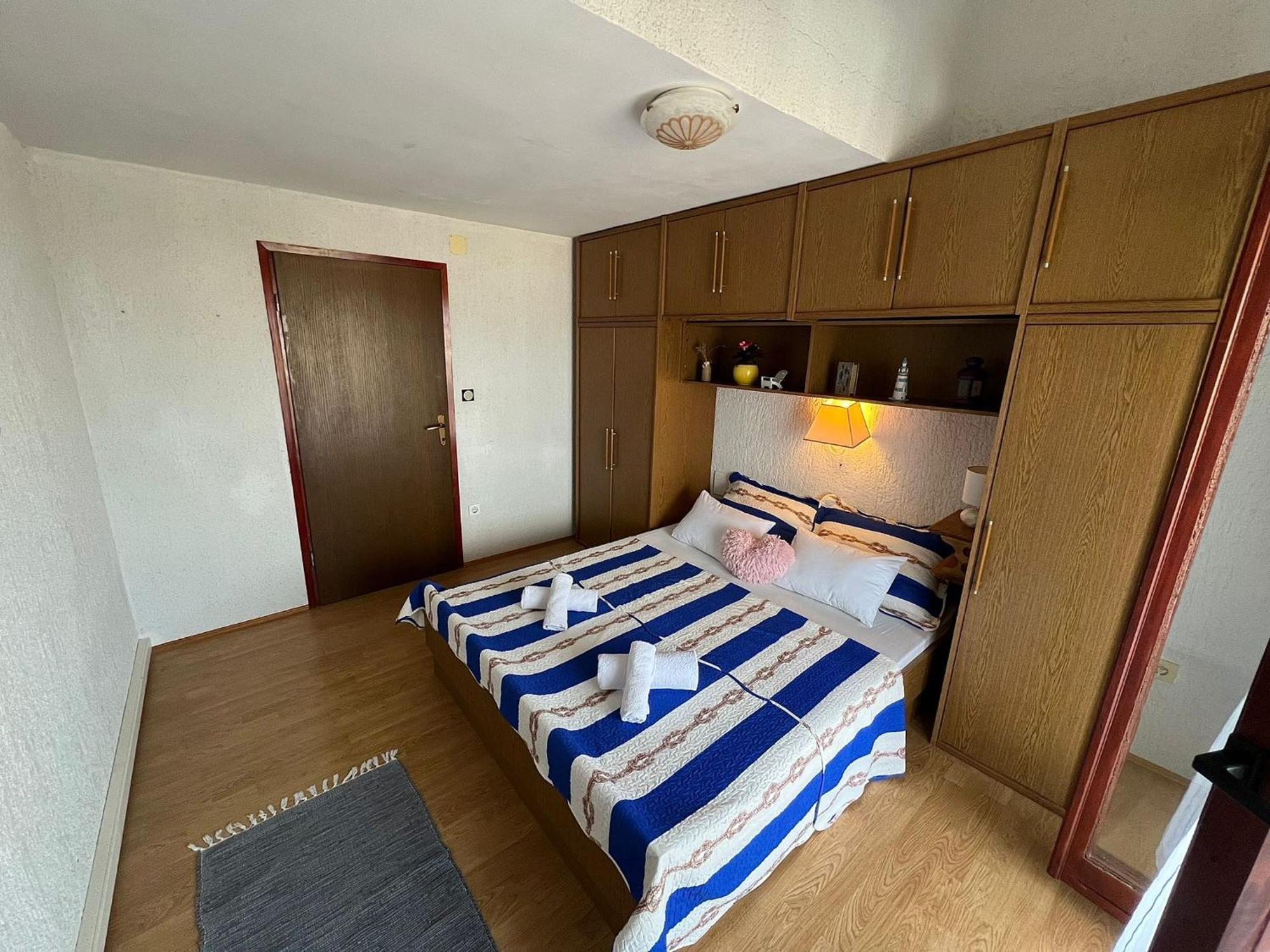 Apartments Dora And Tonka Krk Porat  Εξωτερικό φωτογραφία