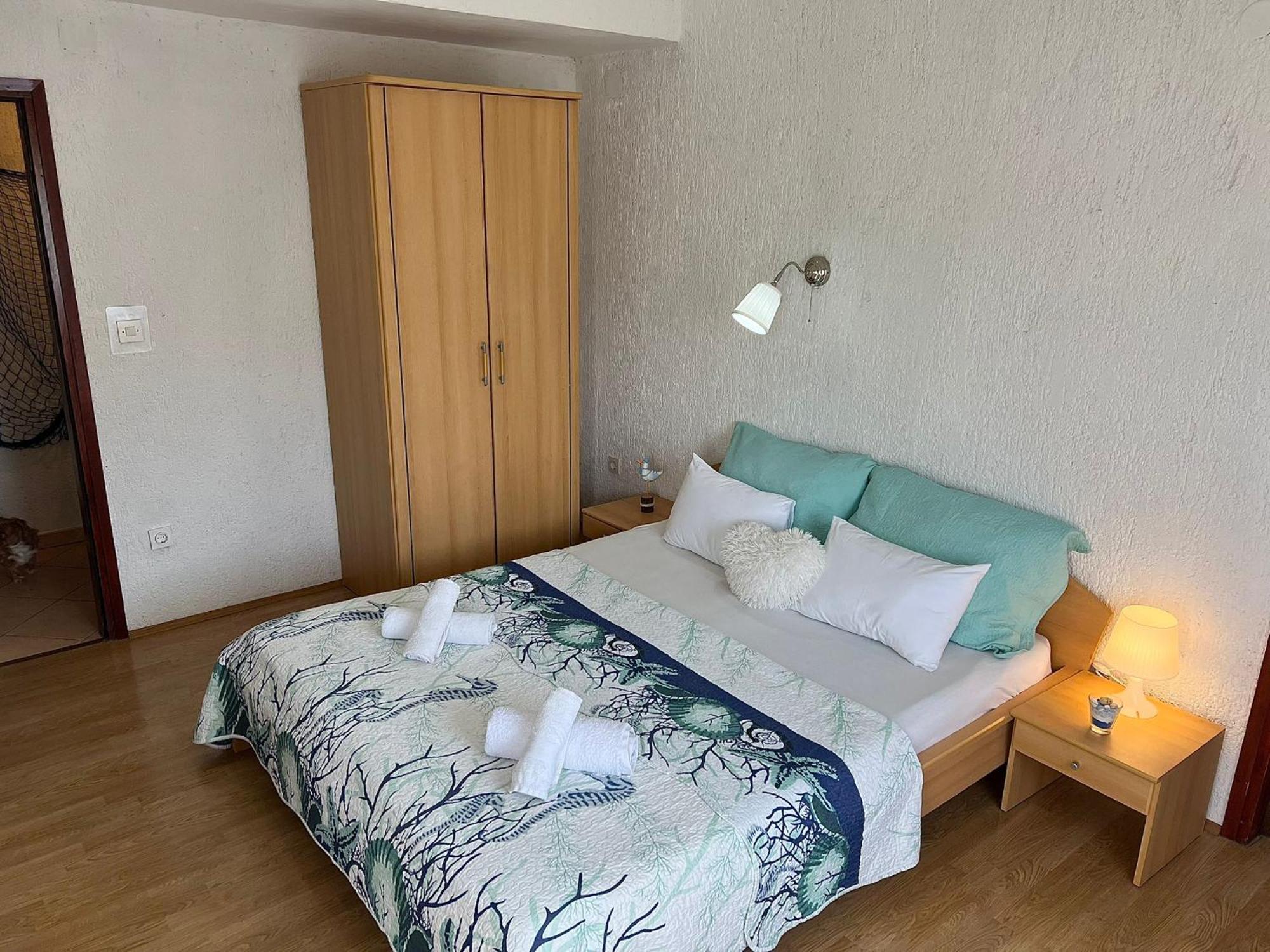 Apartments Dora And Tonka Krk Porat  Εξωτερικό φωτογραφία