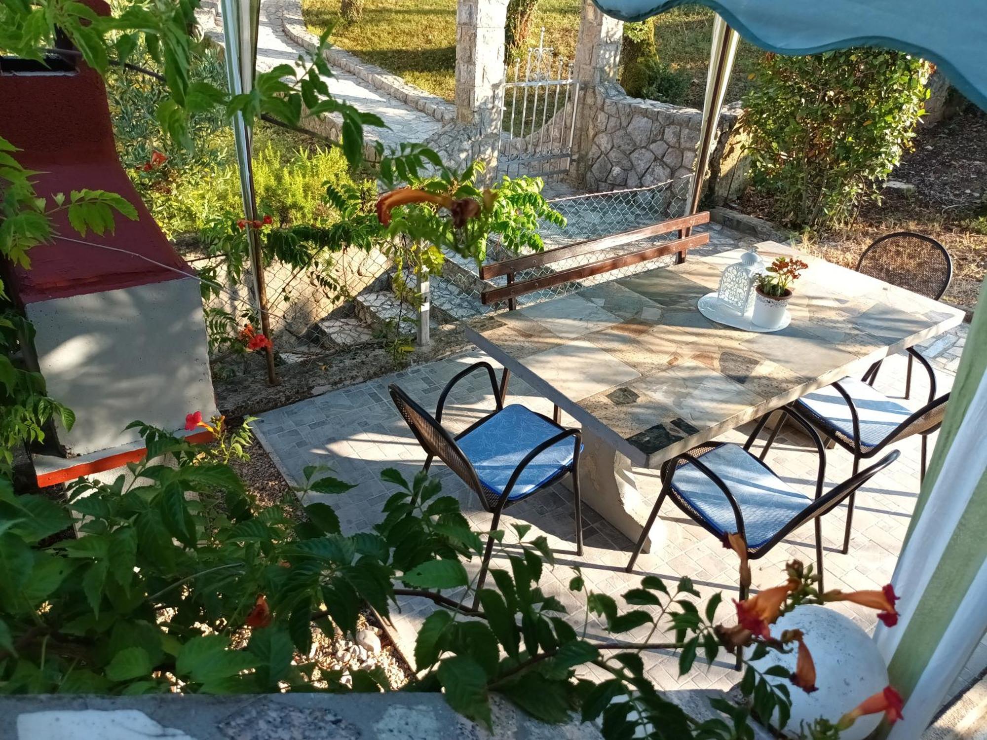 Apartments Dora And Tonka Krk Porat  Εξωτερικό φωτογραφία