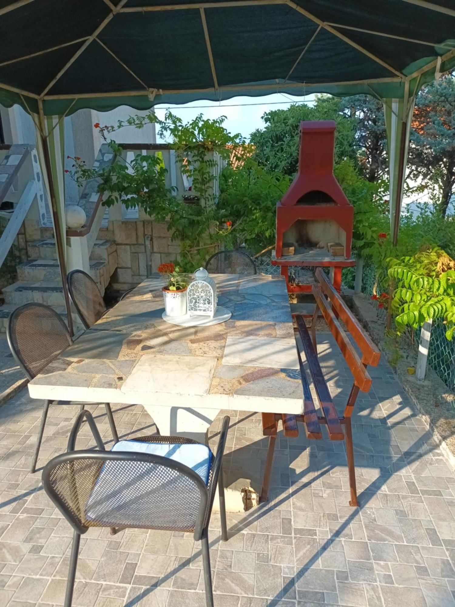 Apartments Dora And Tonka Krk Porat  Εξωτερικό φωτογραφία
