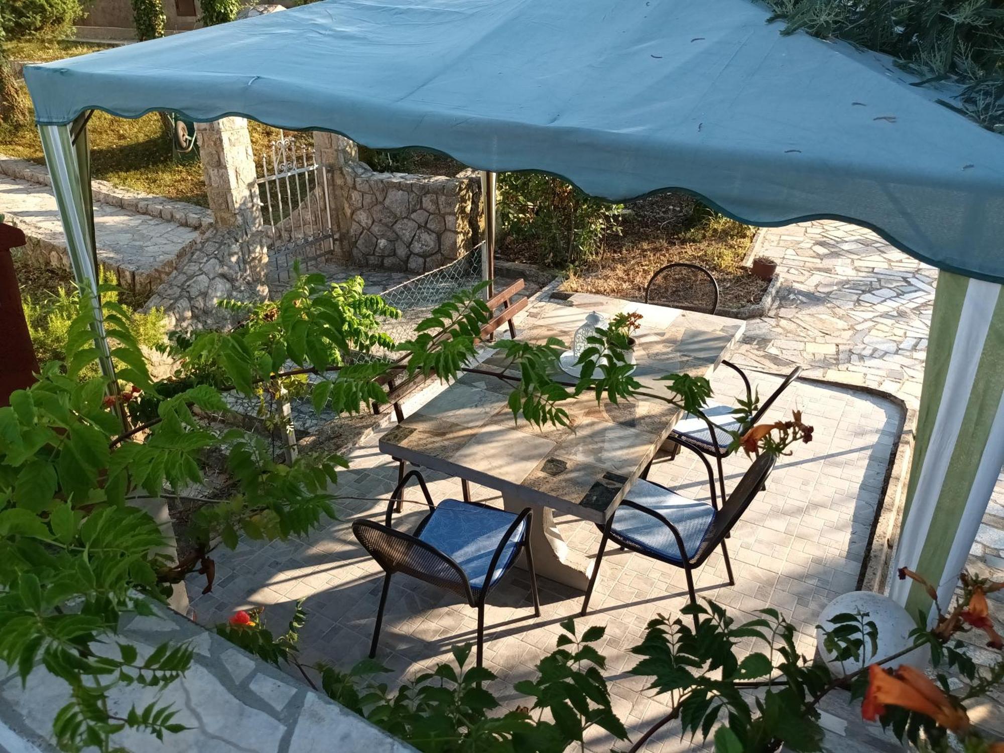 Apartments Dora And Tonka Krk Porat  Εξωτερικό φωτογραφία