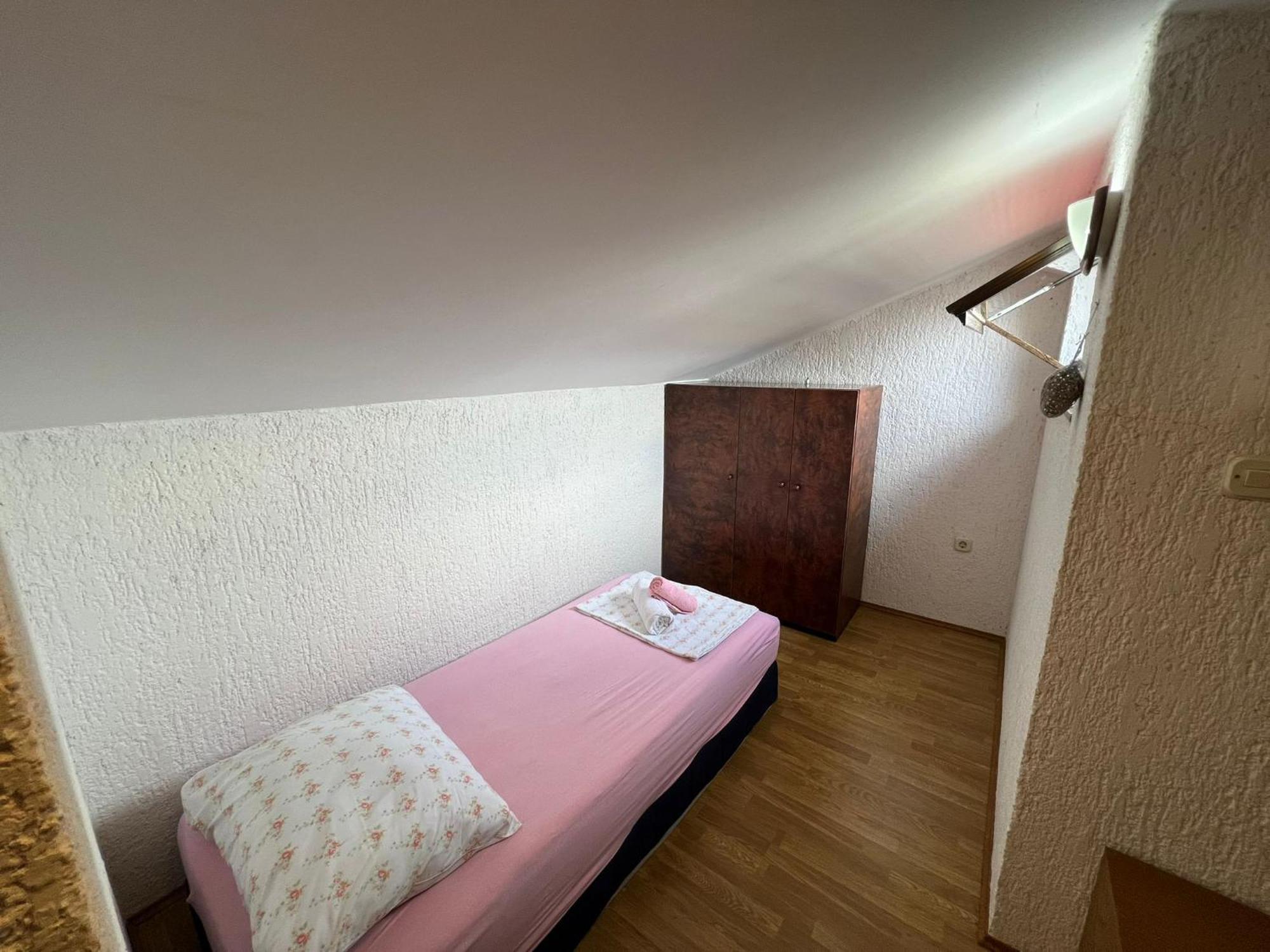 Apartments Dora And Tonka Krk Porat  Εξωτερικό φωτογραφία