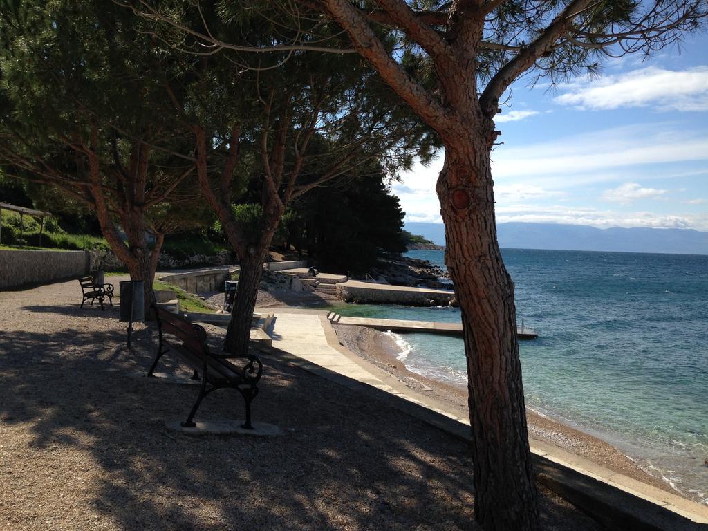 Apartments Dora And Tonka Krk Porat  Εξωτερικό φωτογραφία