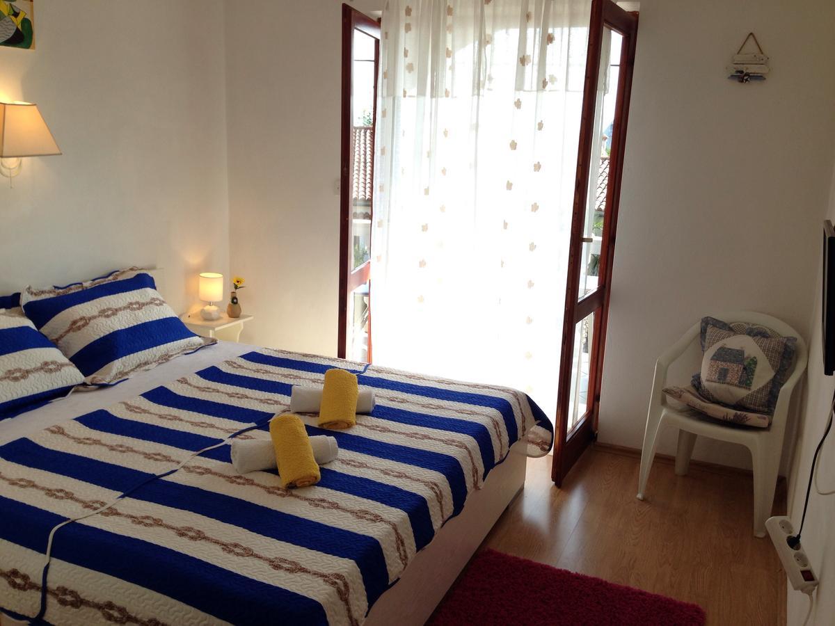 Apartments Dora And Tonka Krk Porat  Εξωτερικό φωτογραφία