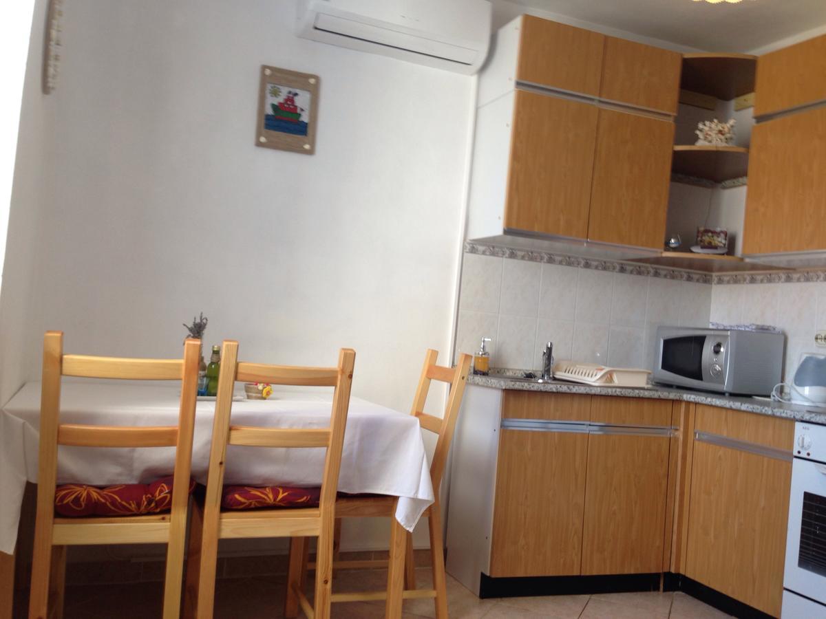 Apartments Dora And Tonka Krk Porat  Εξωτερικό φωτογραφία