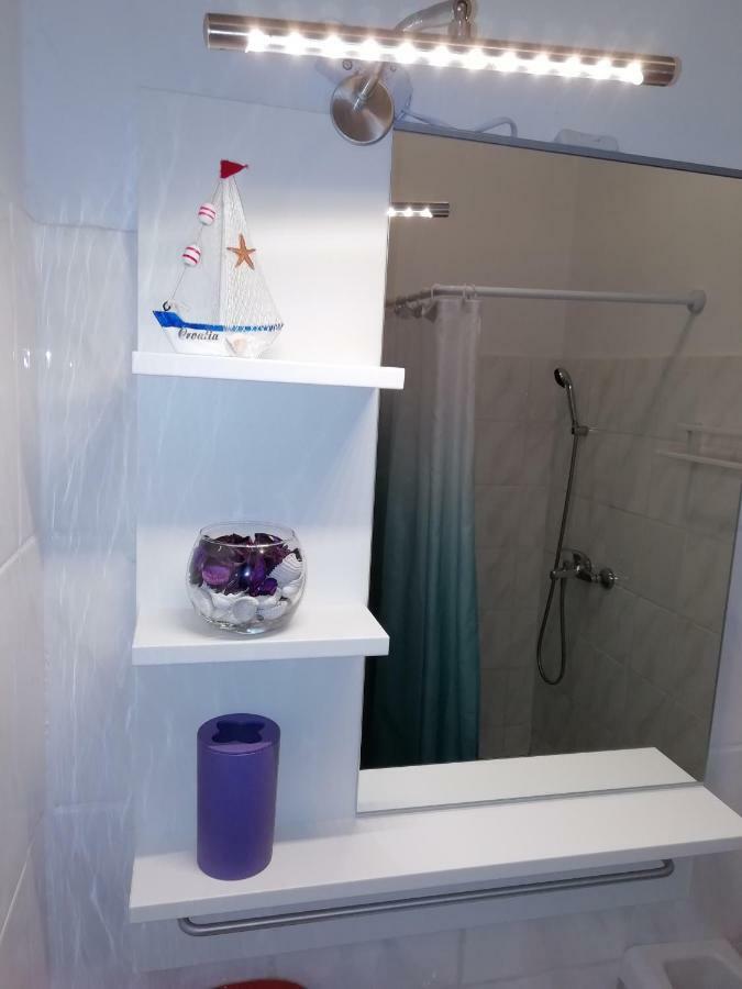 Apartments Dora And Tonka Krk Porat  Εξωτερικό φωτογραφία