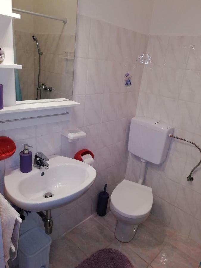 Apartments Dora And Tonka Krk Porat  Εξωτερικό φωτογραφία